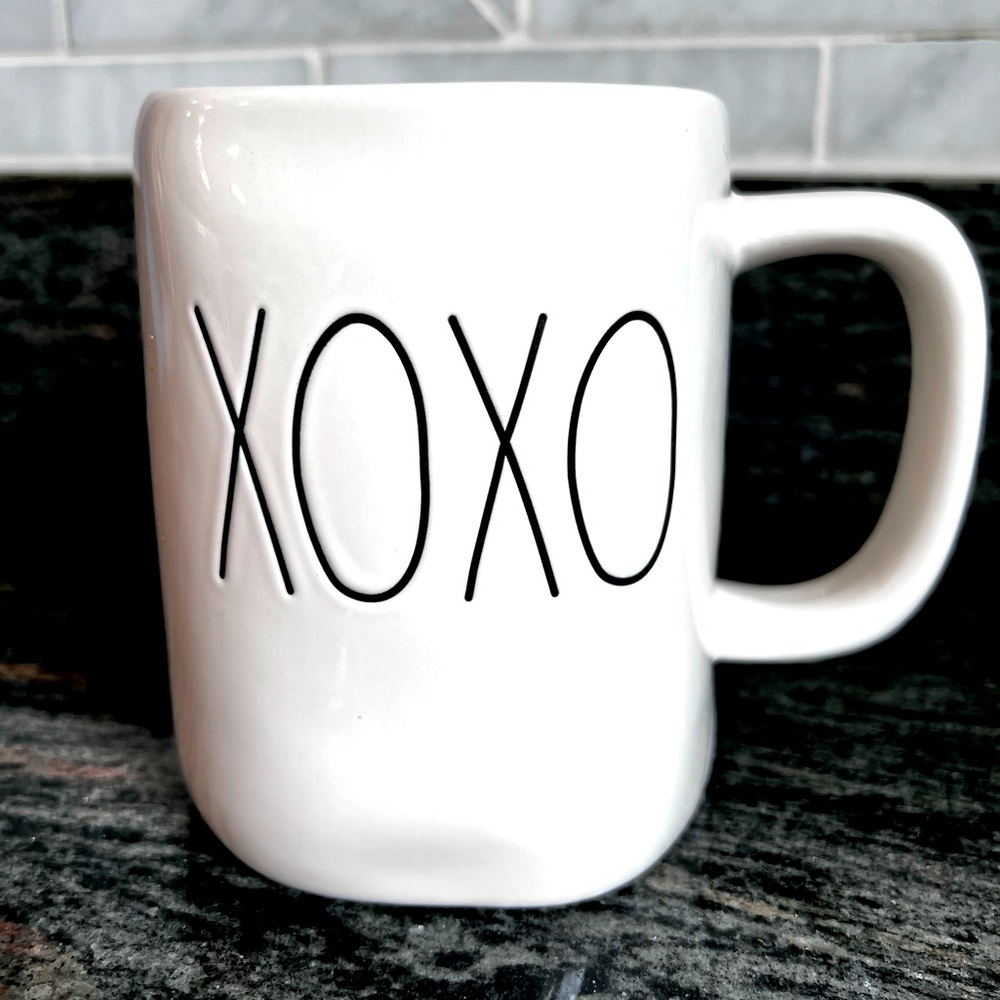 Rae Dunn Mug- “XOXO”